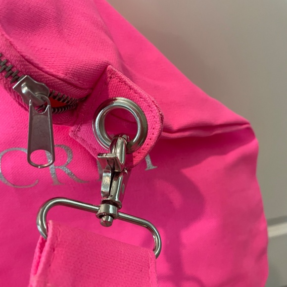 VICTORIA’S SECRET Large Neon Pink Crossbody Weekend Tote Duffle Bag - Picture 3 of 8